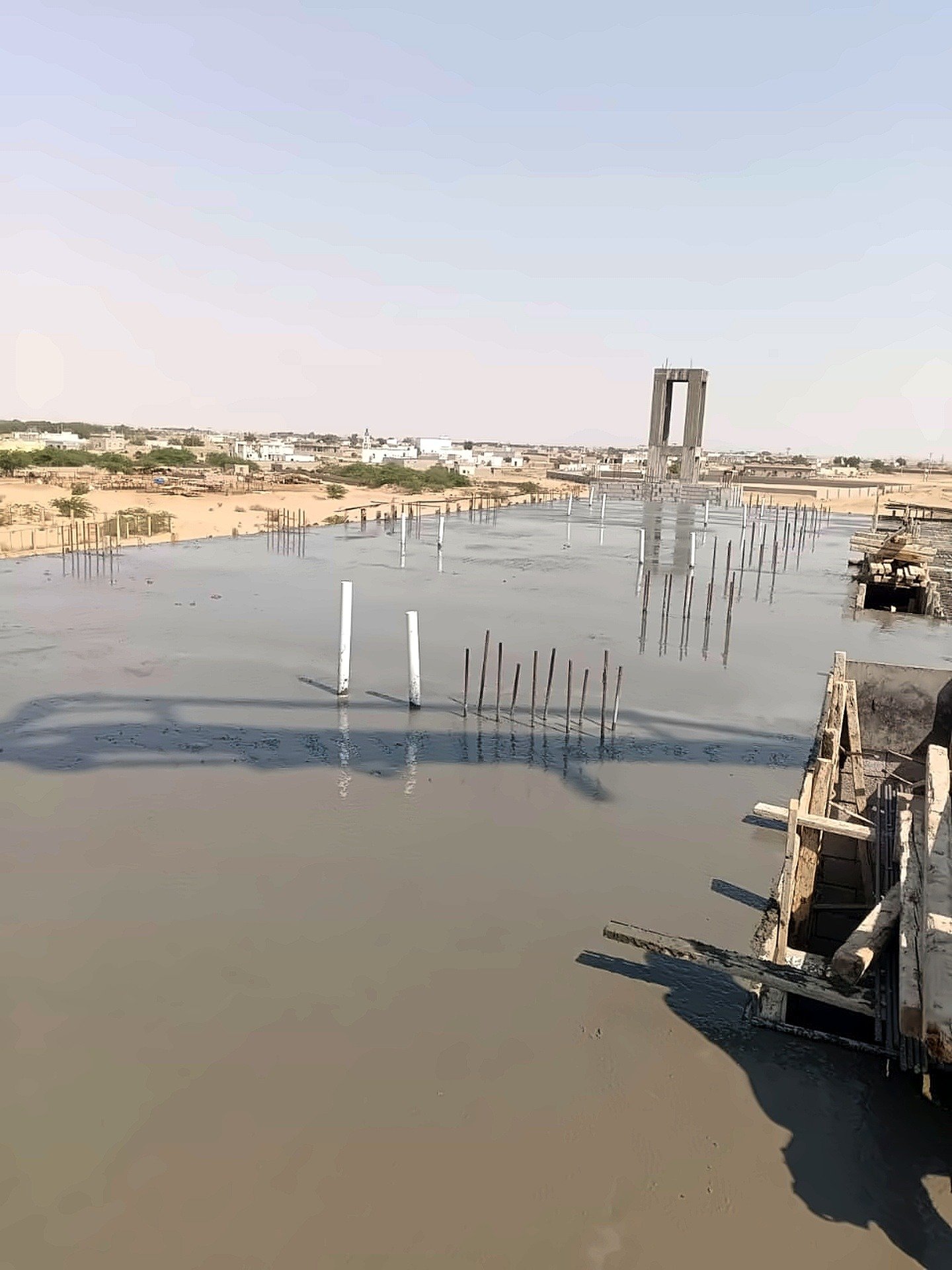 أساسات خرسانية بعد الصب